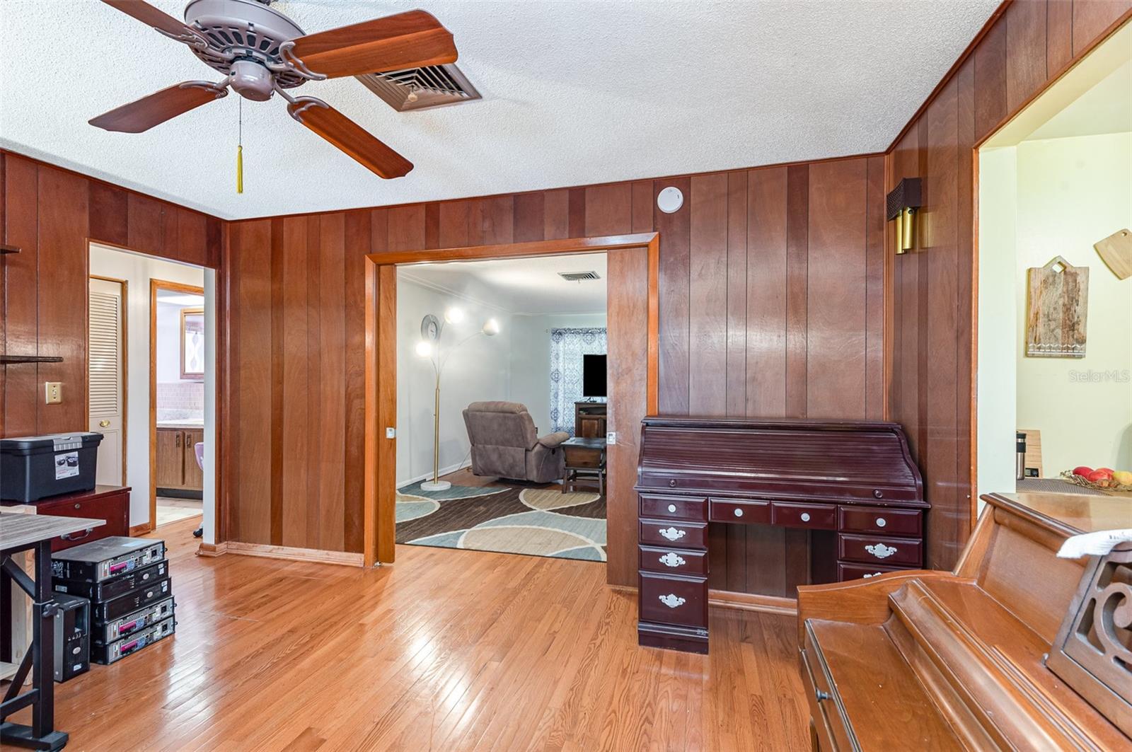 Image 4 of 24 For 2645 Oakdale Court