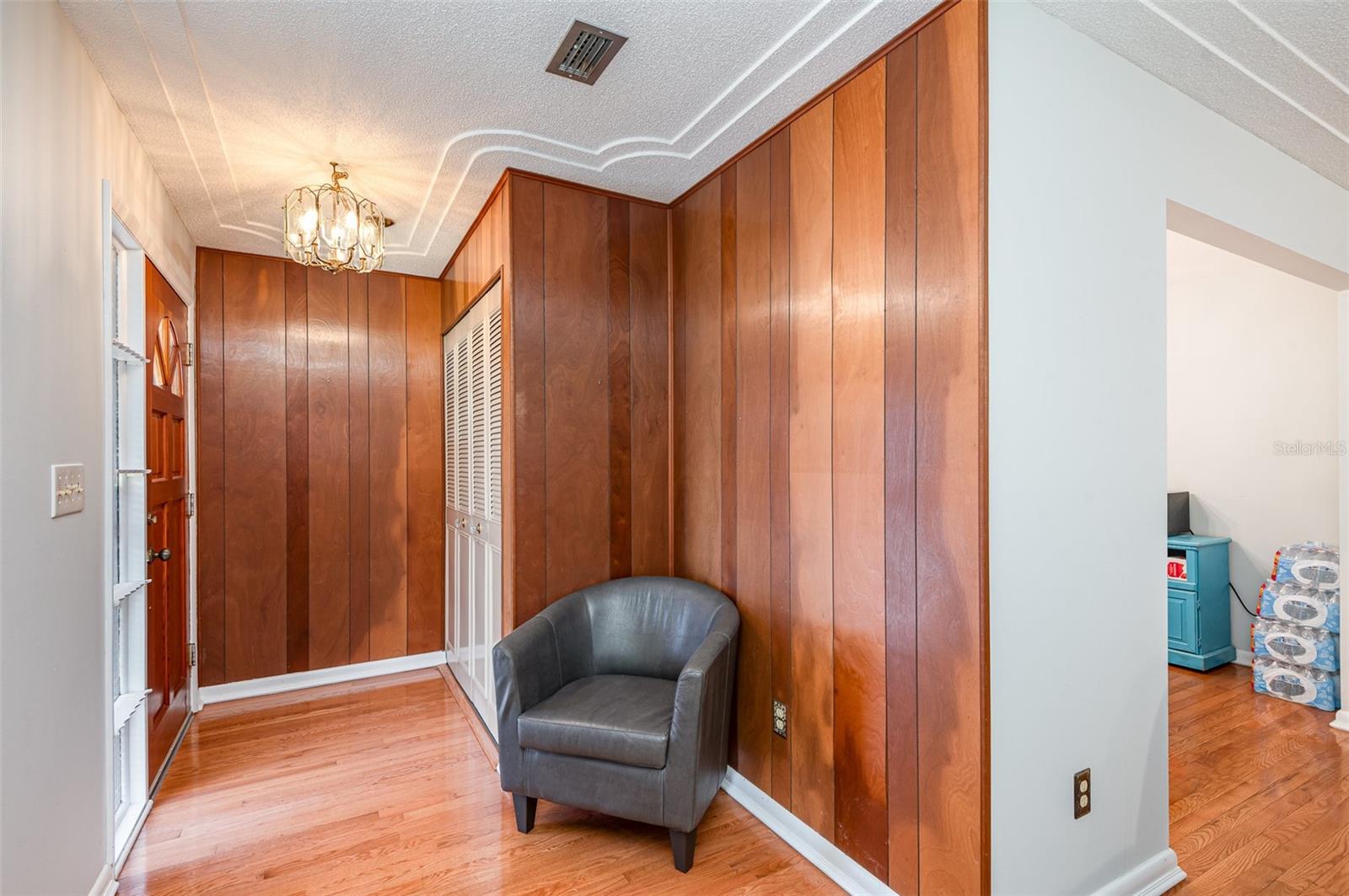 Image 6 of 24 For 2645 Oakdale Court