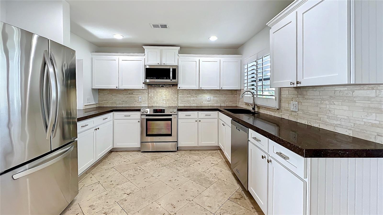 Image 16 of 55 For 660 Killarney Bay Court 6