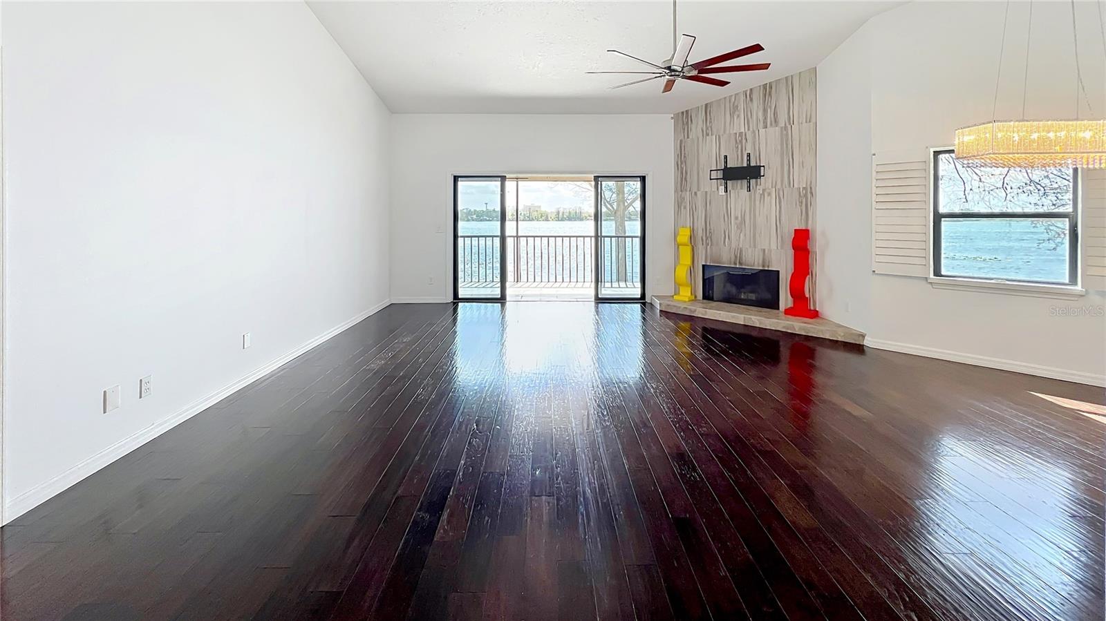 Image 4 of 55 For 660 Killarney Bay Court 6