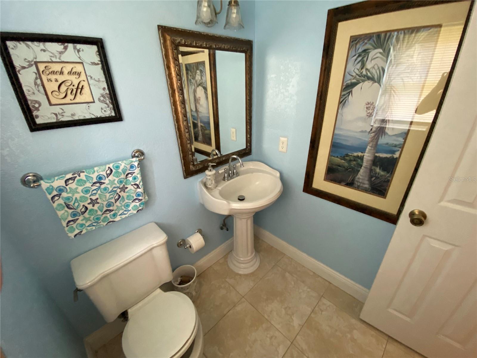 Listing photo id 8 for 3009 Ridgevale Circle