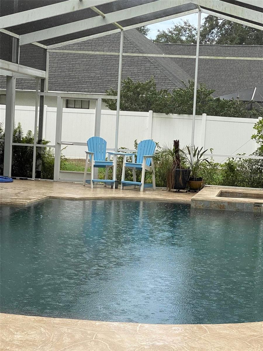 Listing photo id 9 for 3009 Ridgevale Circle