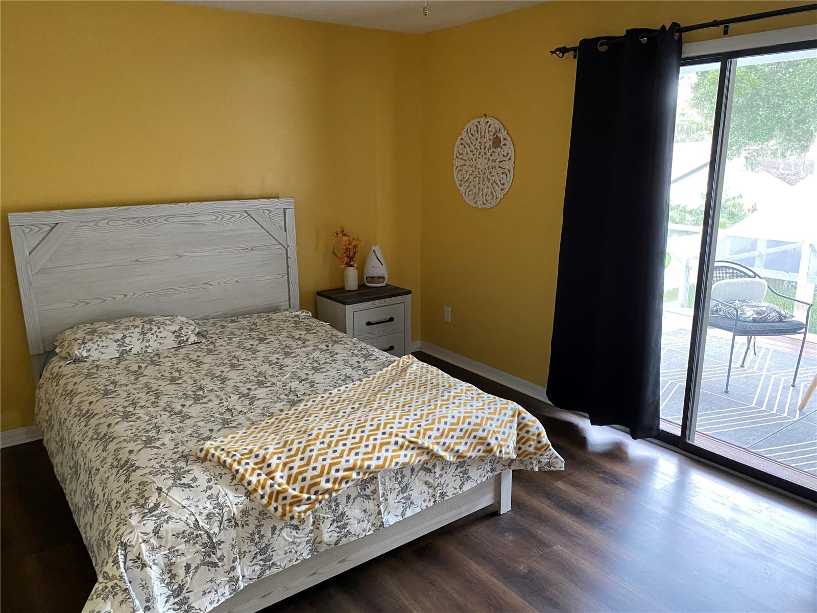 Listing photo id 13 for 3009 Ridgevale Circle