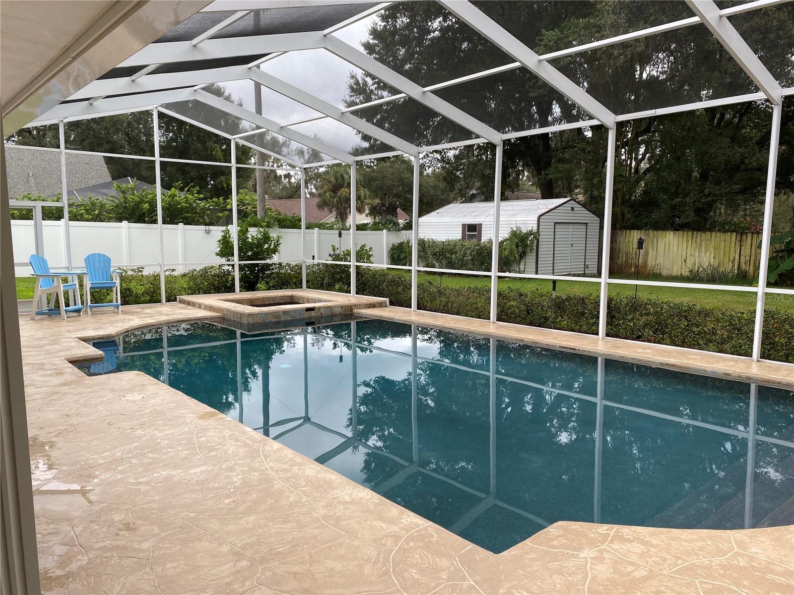 Listing photo id 16 for 3009 Ridgevale Circle
