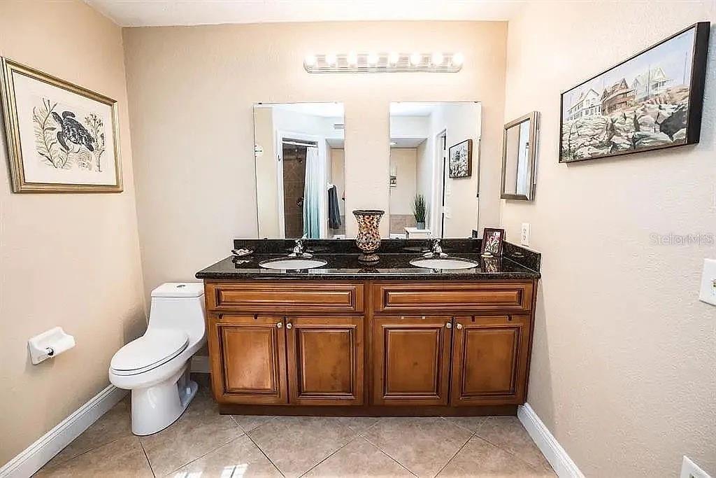 Listing photo id 21 for 3009 Ridgevale Circle