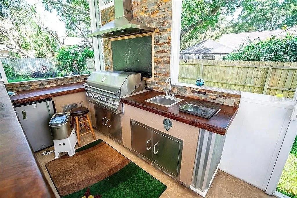 Listing photo id 22 for 3009 Ridgevale Circle