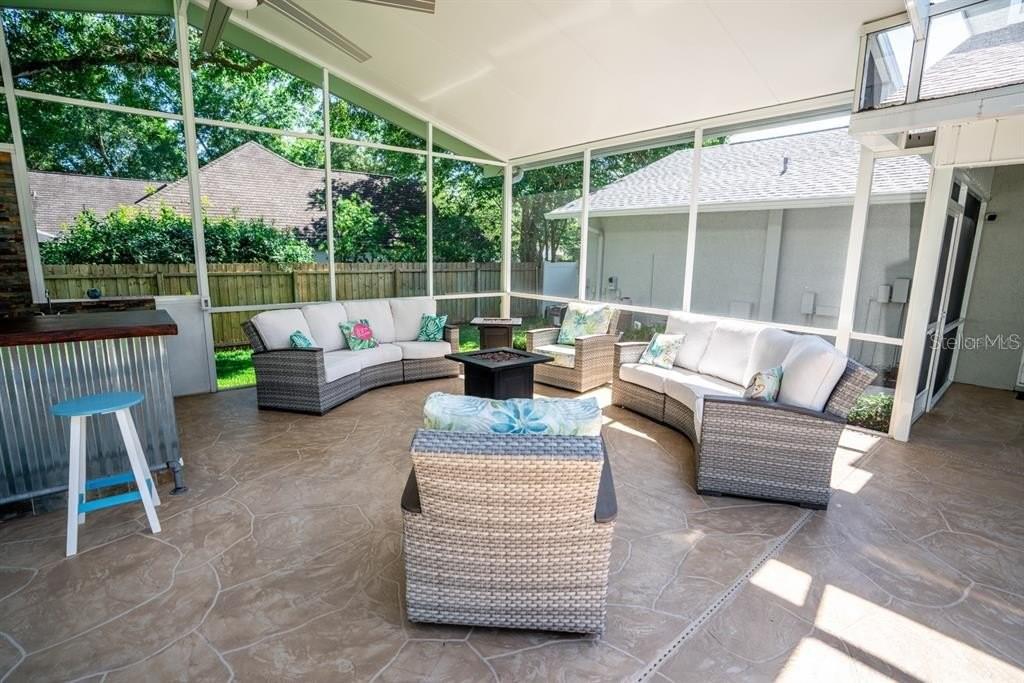Listing photo id 2 for 3009 Ridgevale Circle