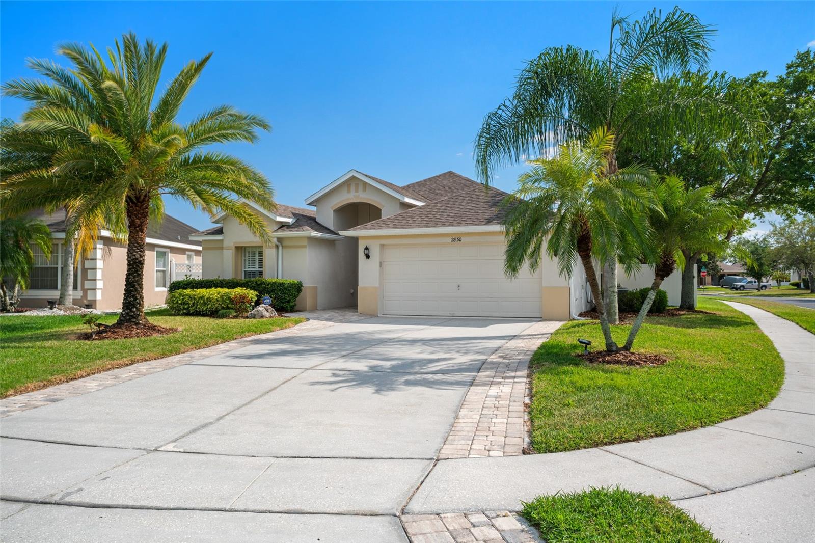 Listing photo id 0 for 2830 Alton Dr