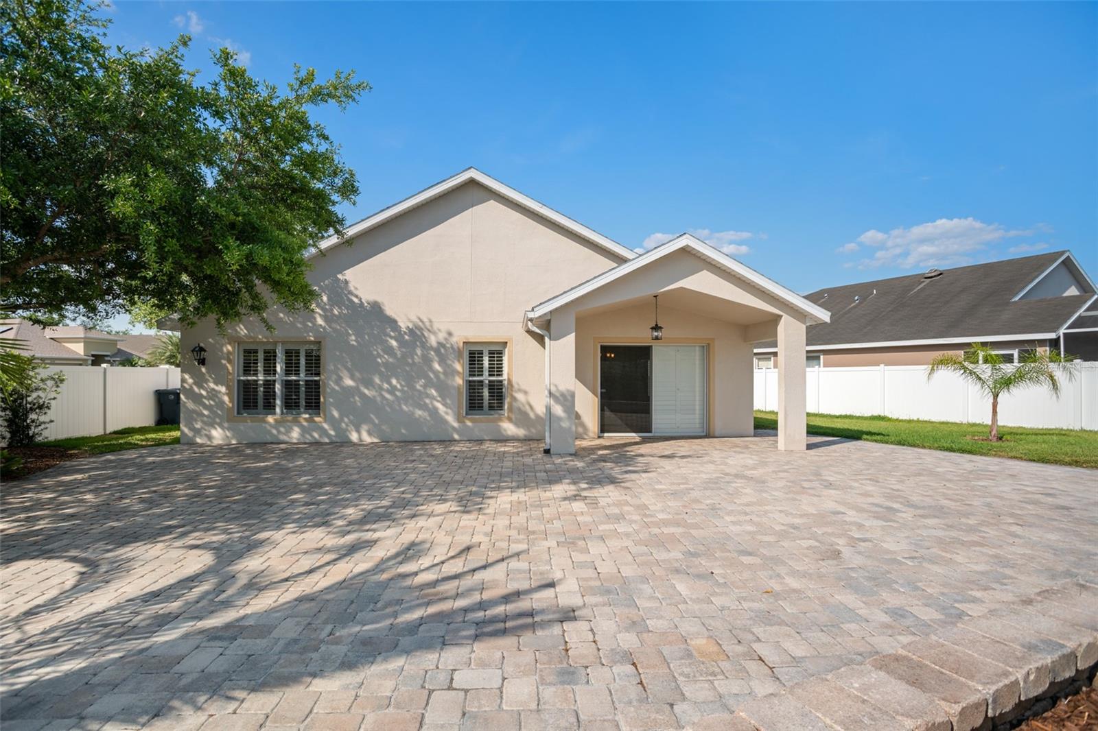 Listing photo id 34 for 2830 Alton Dr
