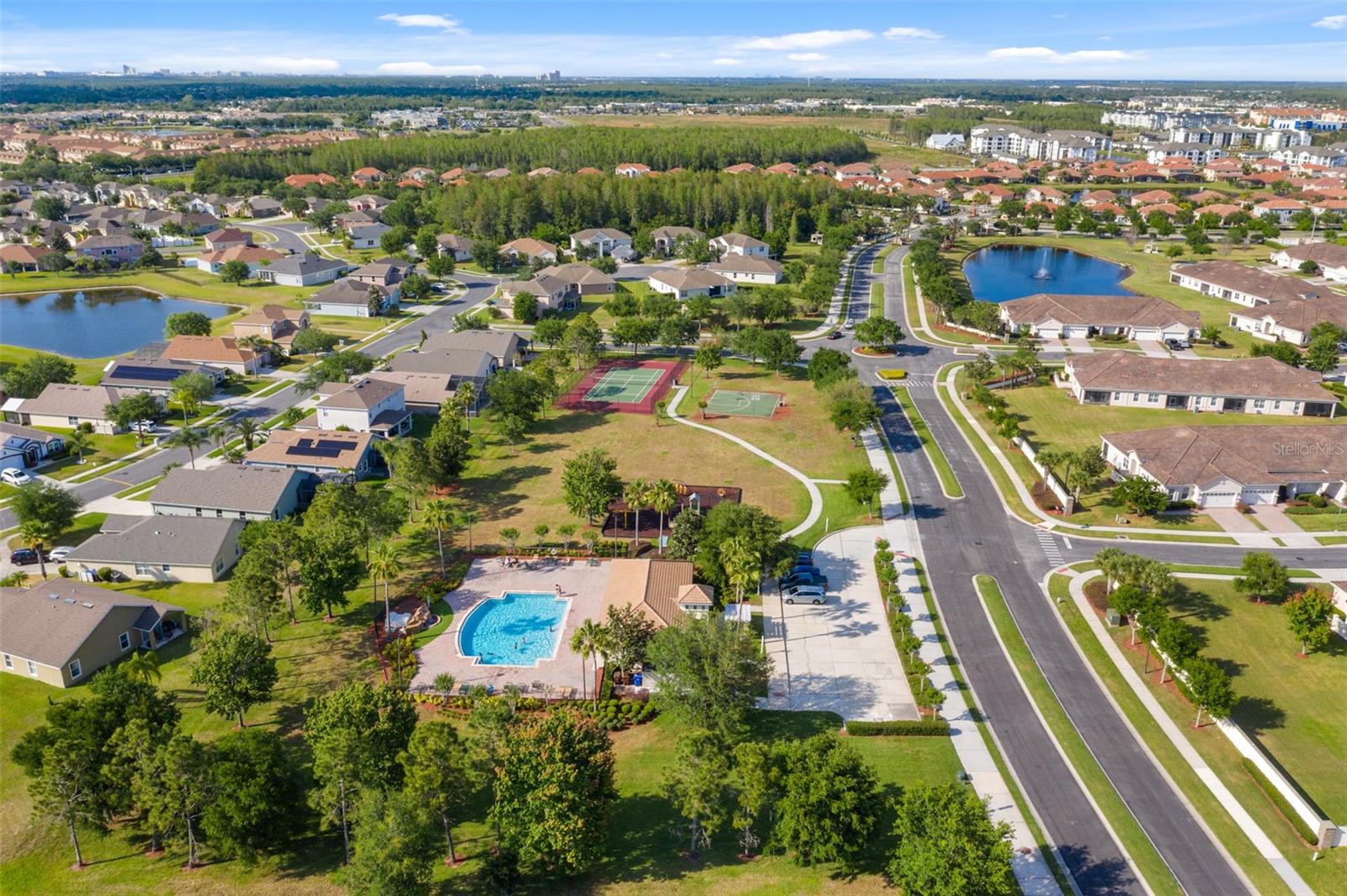 Listing photo id 43 for 2830 Alton Dr