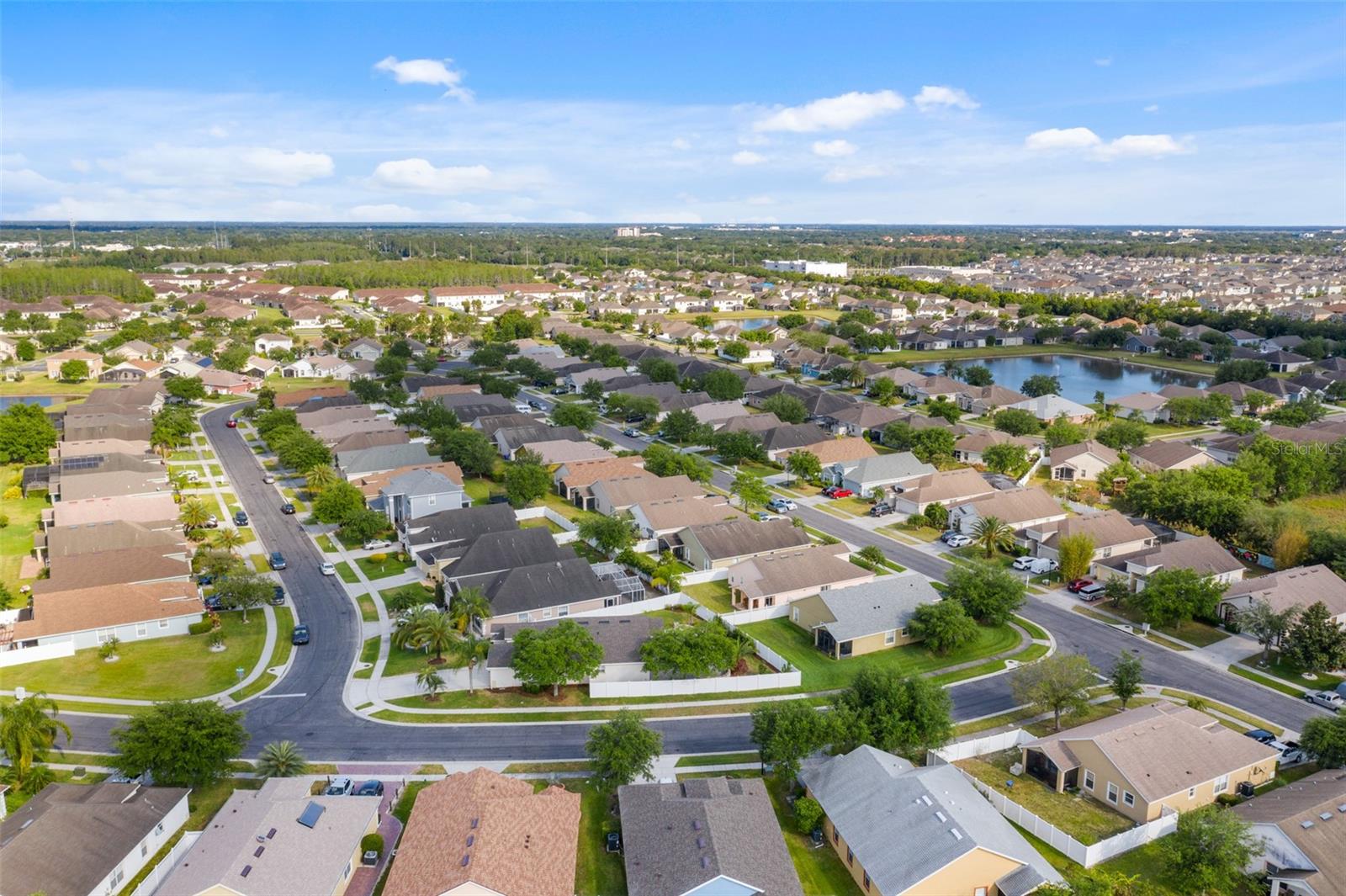 Listing photo id 46 for 2830 Alton Dr