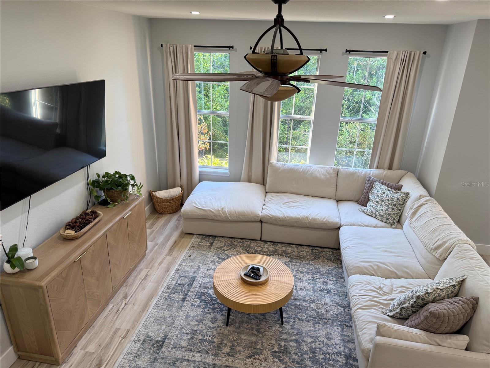 Listing photo id 19 for 7544 Red Mill Circle