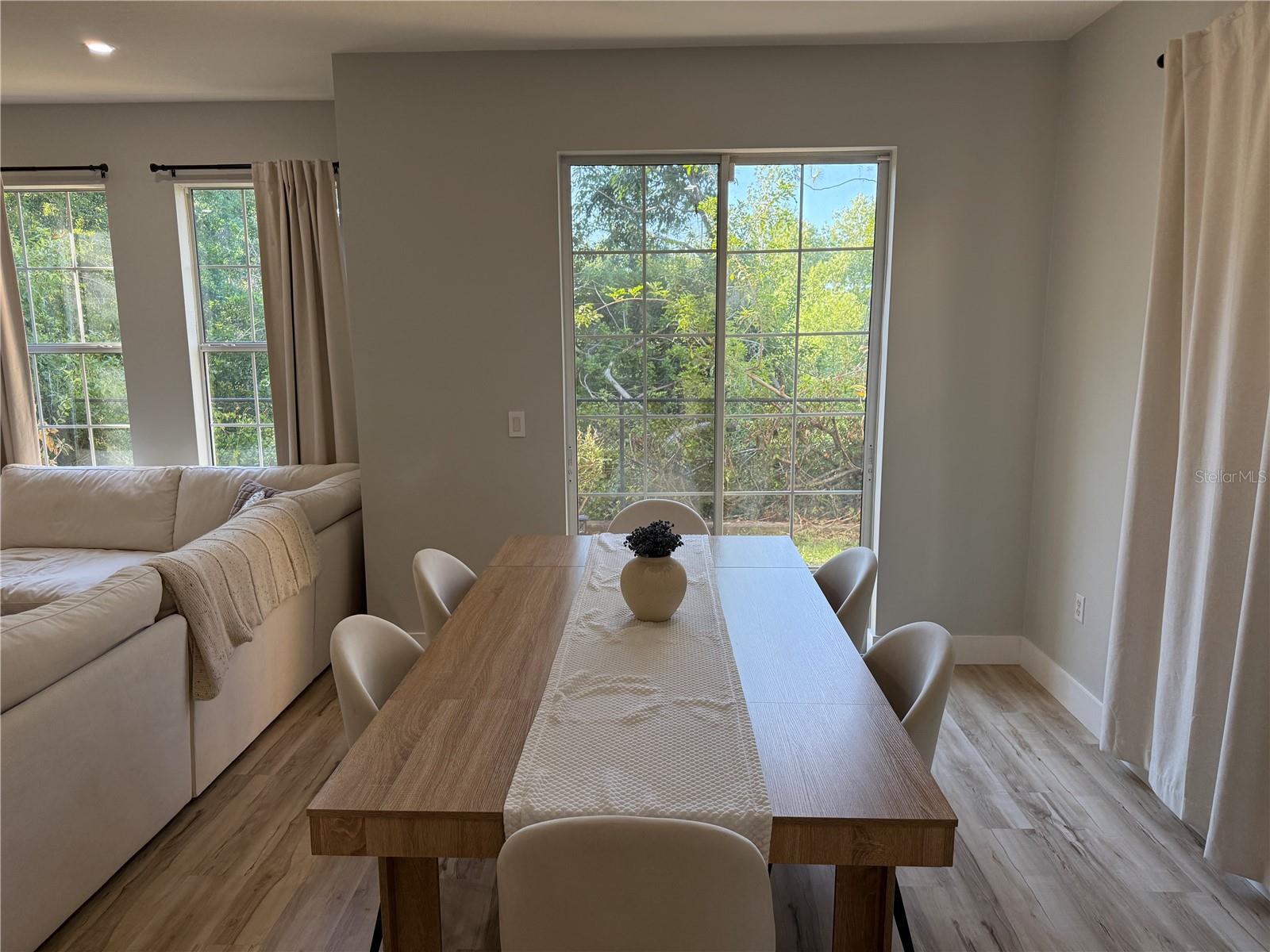 Listing photo id 3 for 7544 Red Mill Circle