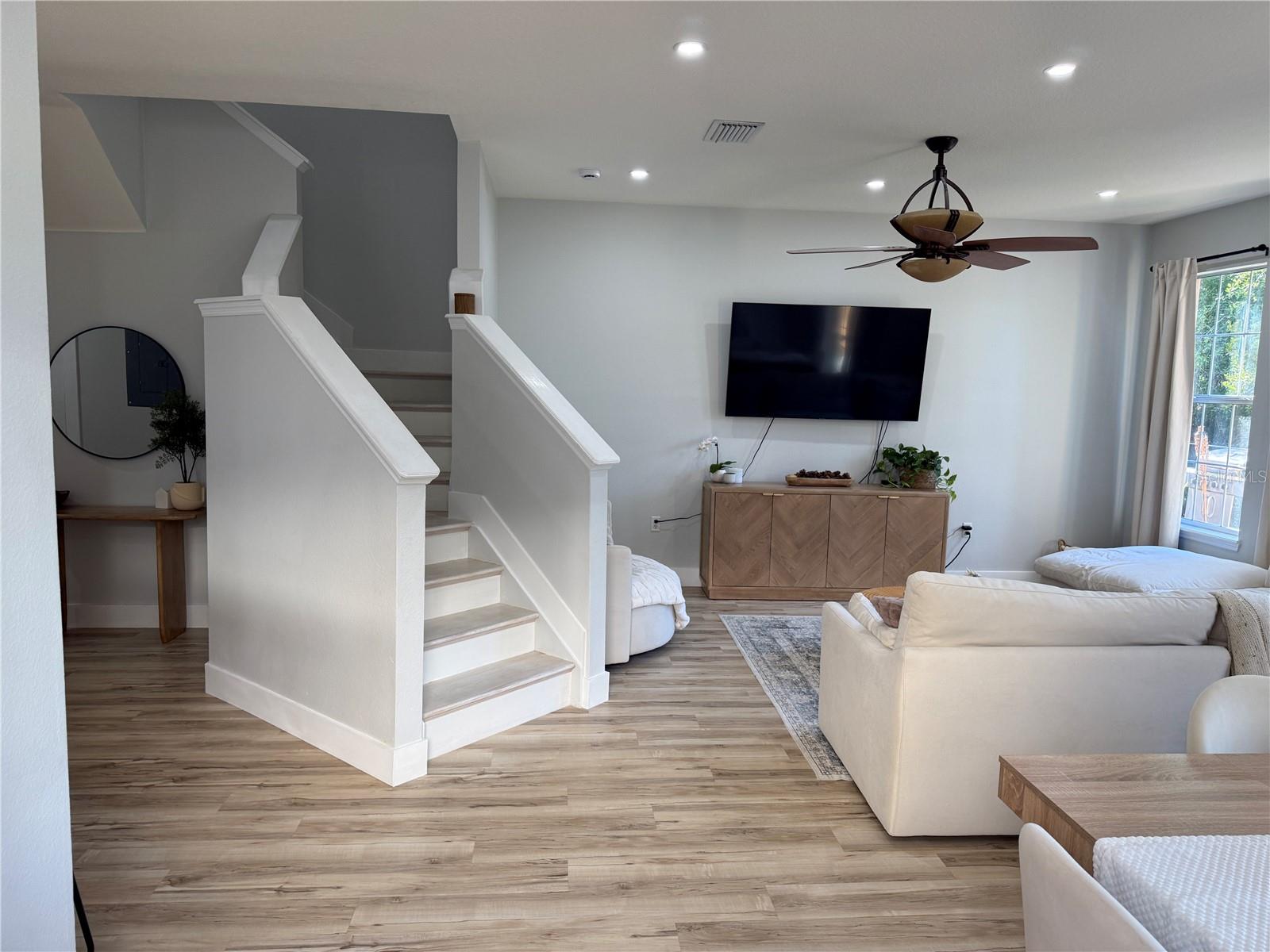 Listing photo id 4 for 7544 Red Mill Circle