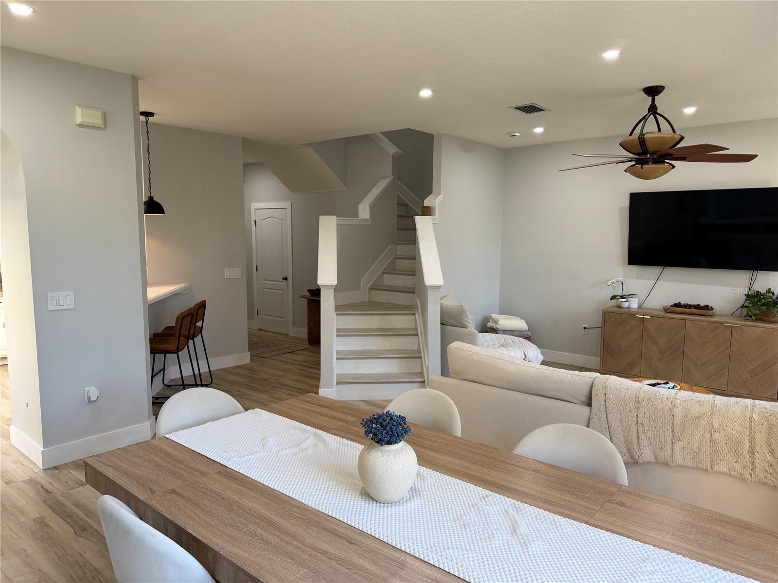Listing photo id 5 for 7544 Red Mill Circle