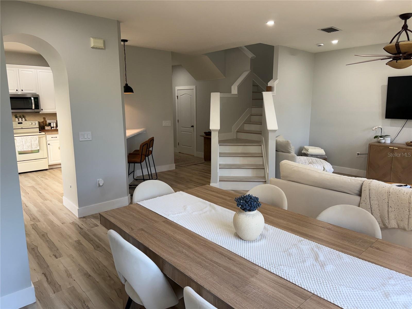 Listing photo id 6 for 7544 Red Mill Circle
