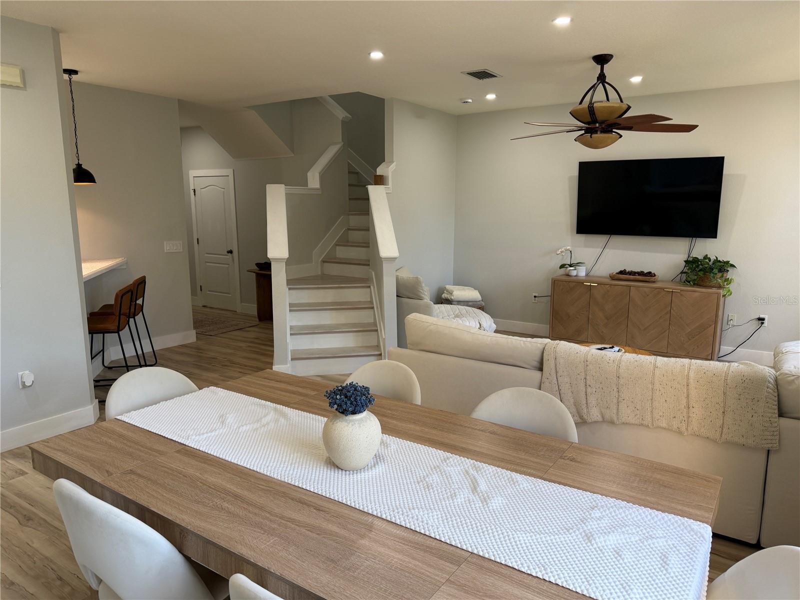 Listing photo id 7 for 7544 Red Mill Circle