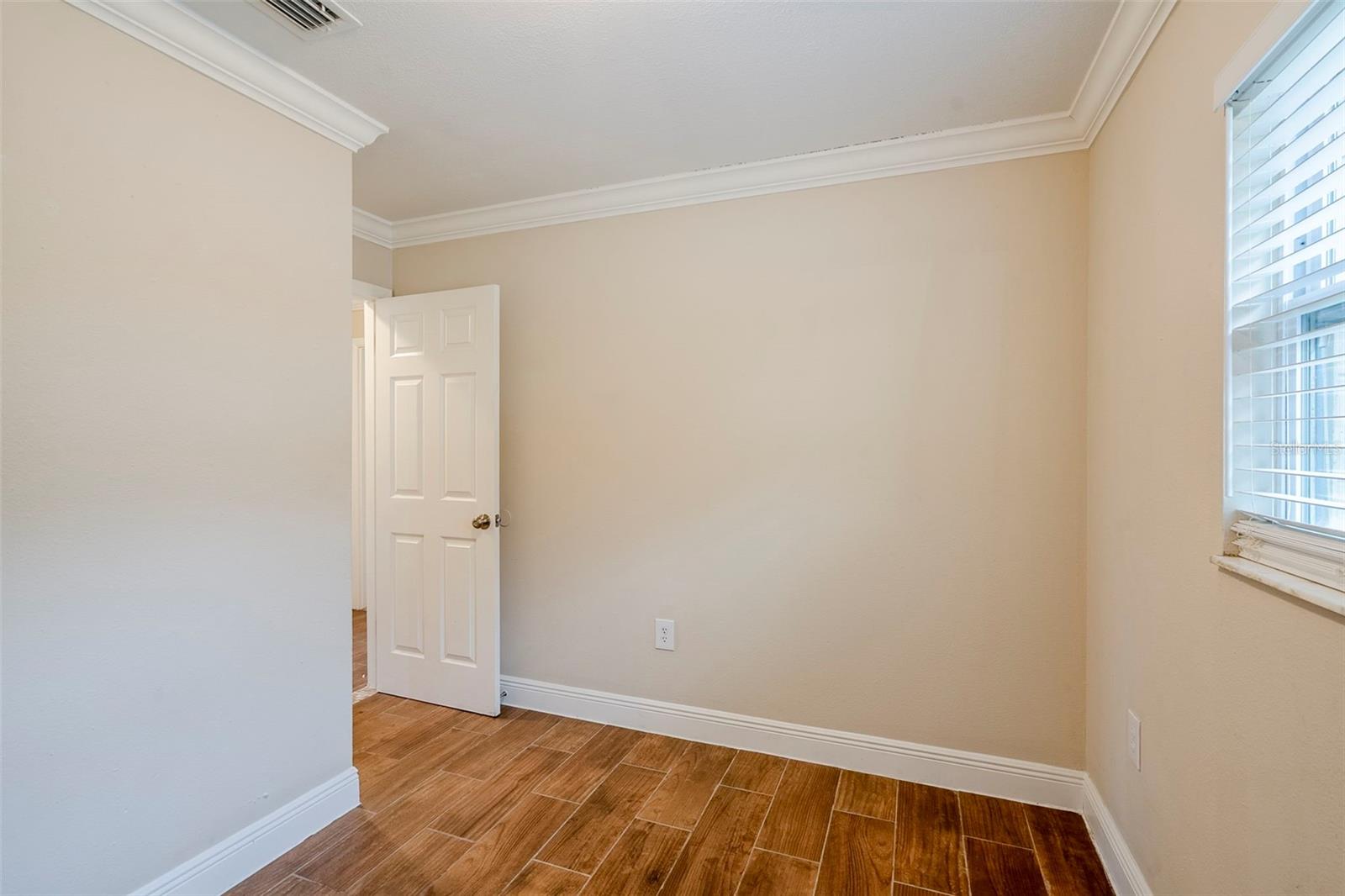 Image 13 of 25 For 2311 Olivet Avenue