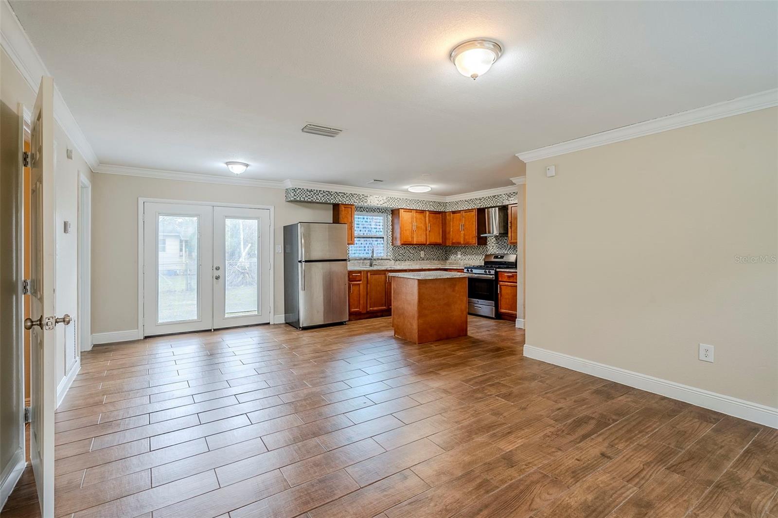 Image 4 of 25 For 2311 Olivet Avenue