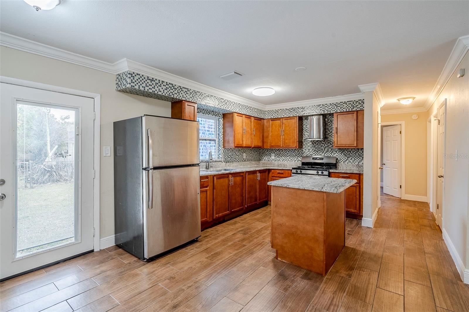 Image 6 of 25 For 2311 Olivet Avenue