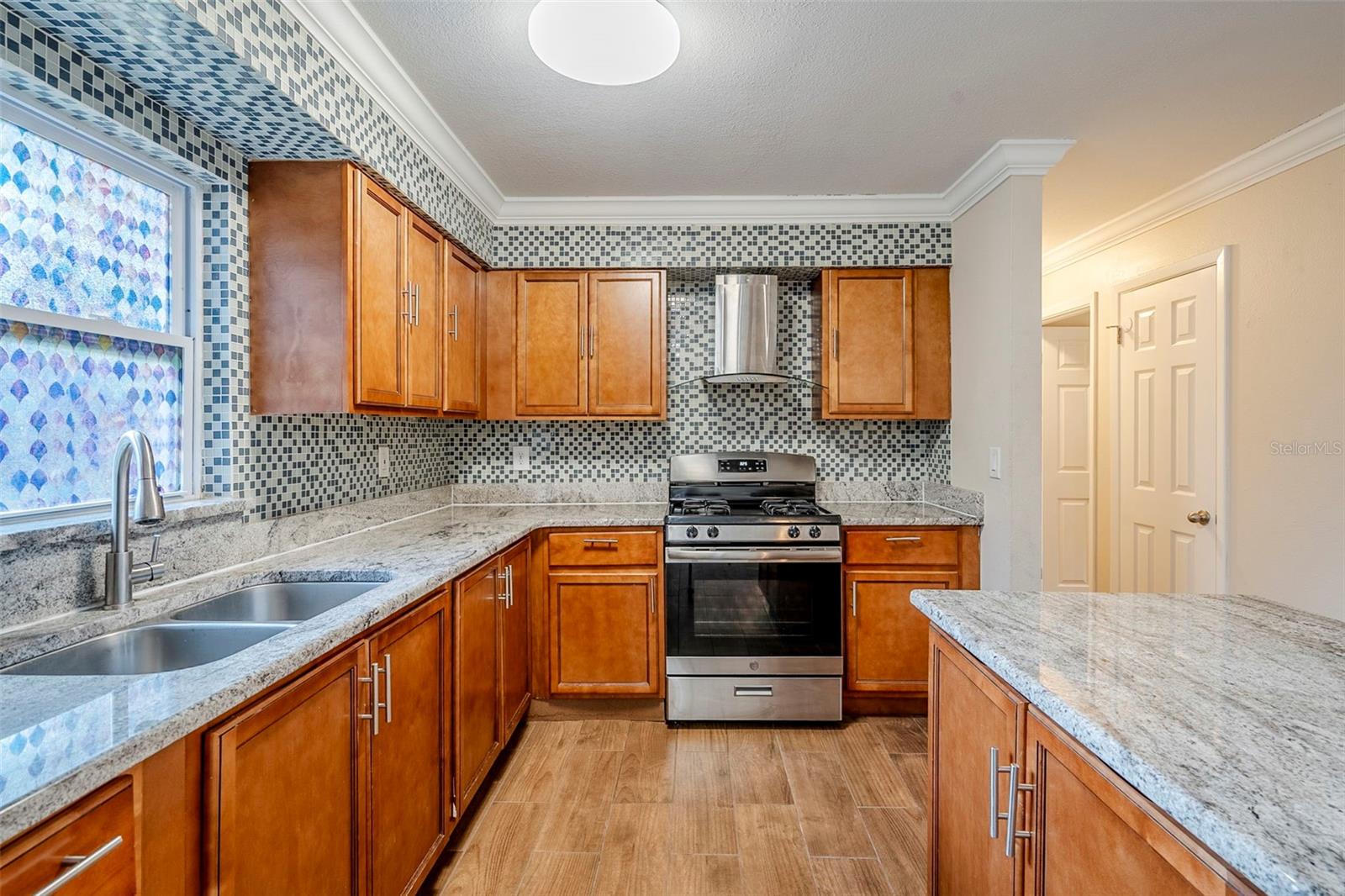 Image 9 of 25 For 2311 Olivet Avenue