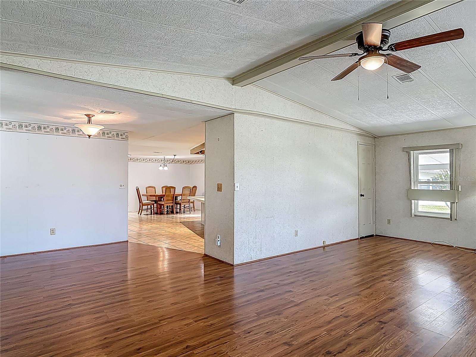 Image 10 of 34 For 427 Sandpiper Lane