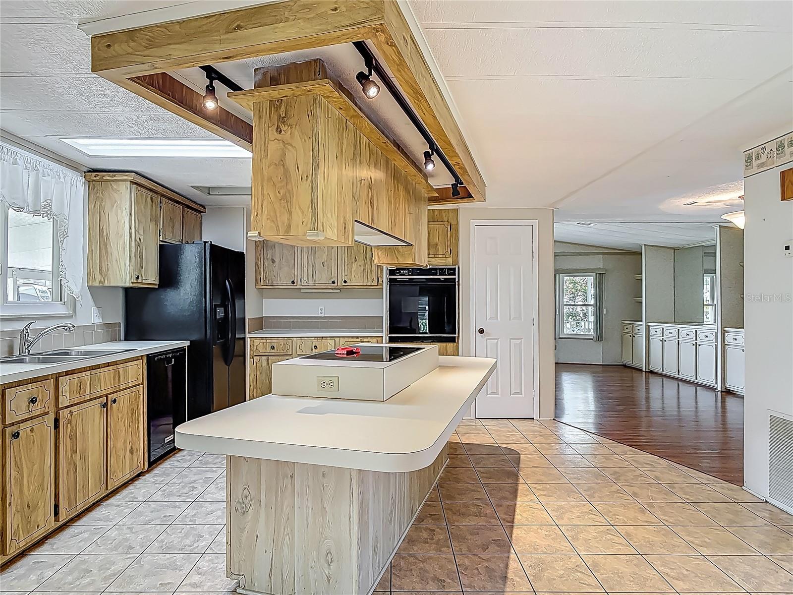 Image 12 of 34 For 427 Sandpiper Lane