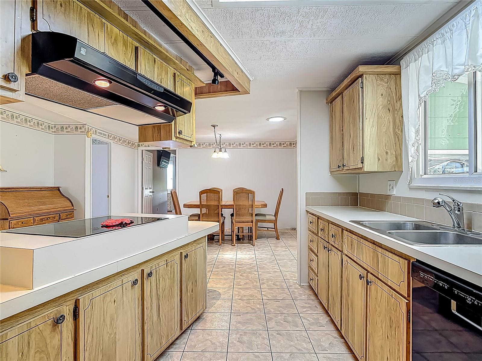 Image 15 of 34 For 427 Sandpiper Lane