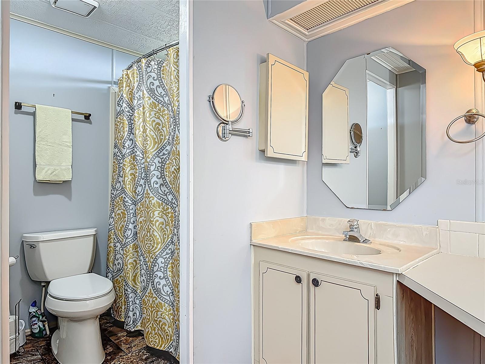 Image 18 of 34 For 427 Sandpiper Lane