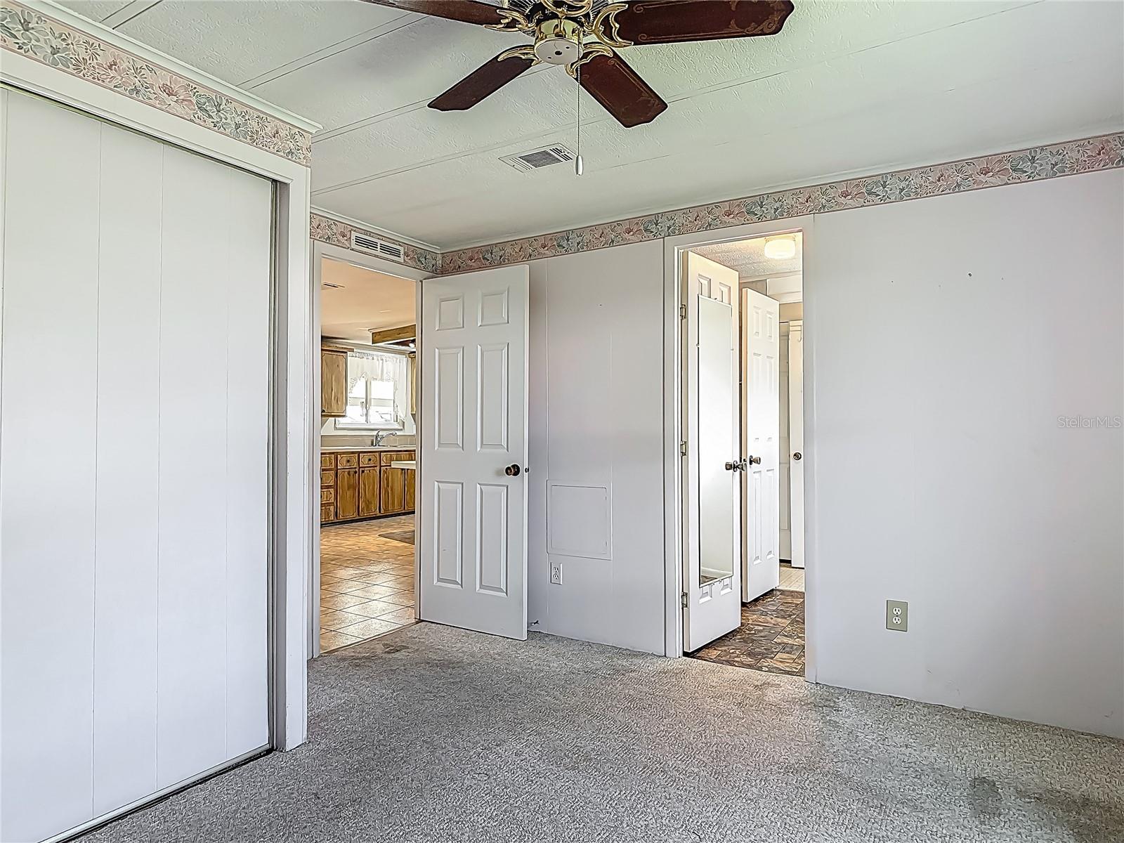 Image 25 of 34 For 427 Sandpiper Lane