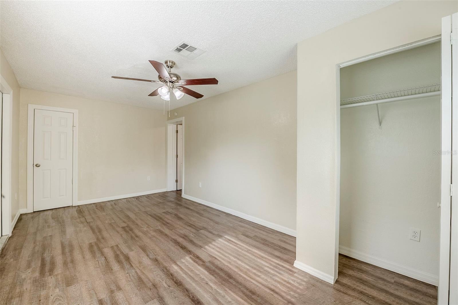 Image 15 of 37 For 4200 Colony Way