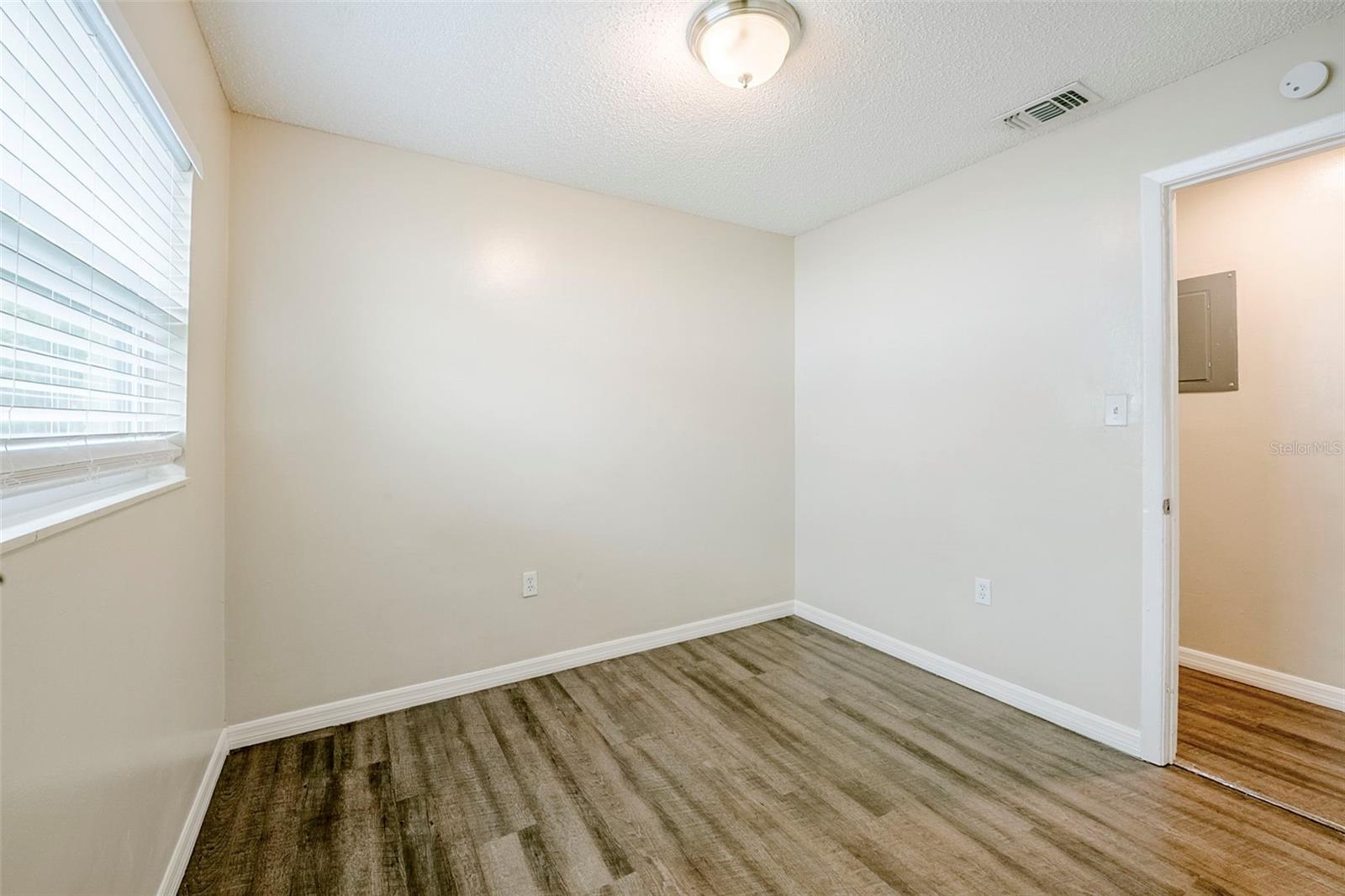 Image 19 of 37 For 4200 Colony Way