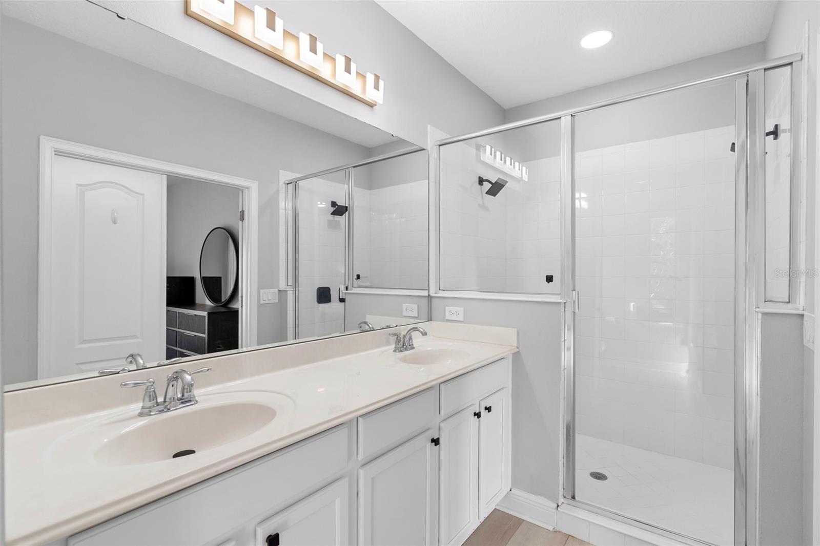 Image 22 of 50 For 14126 Walcott Avenue