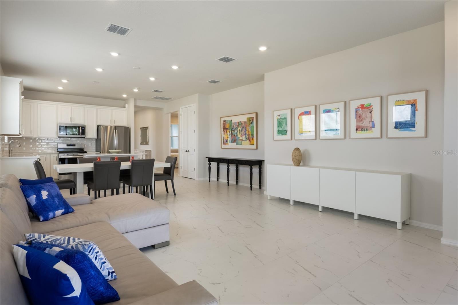Image 3 of 20 For 13562 Pearl Beach Street