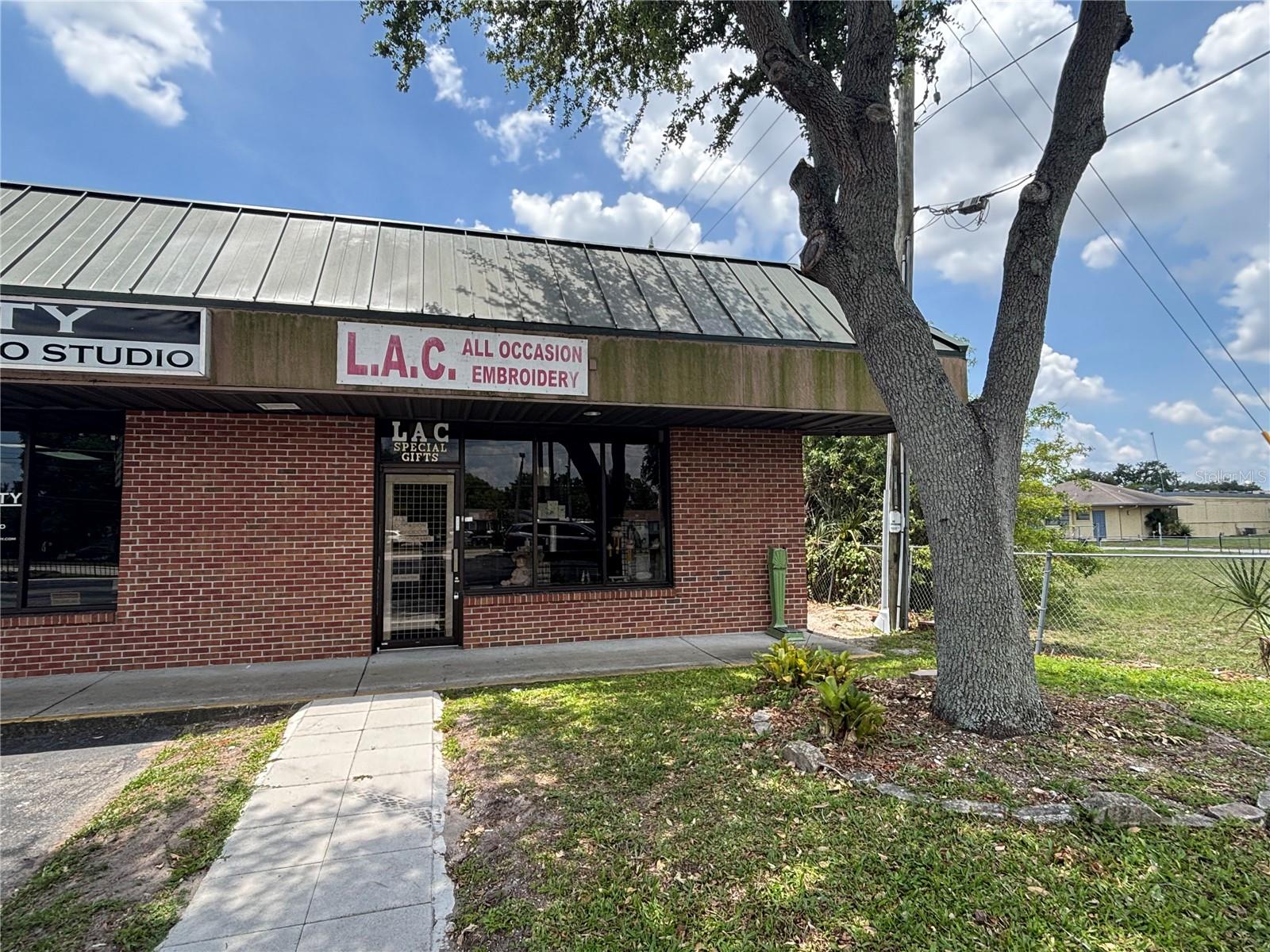 Image 2 of 4 For 3580 Aloma Avenue A