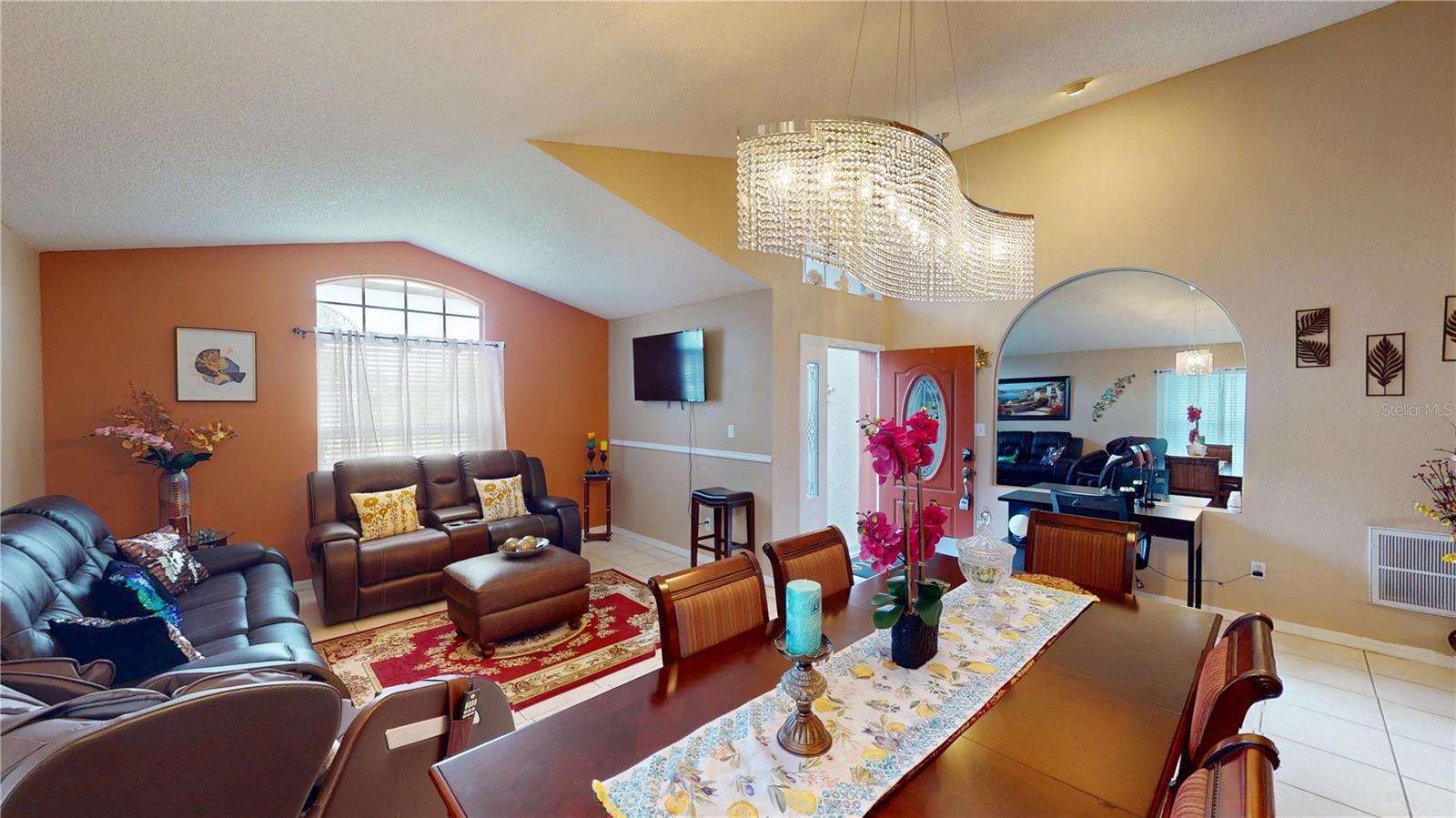 Image 4 of 51 For 2506 Shelby Circle