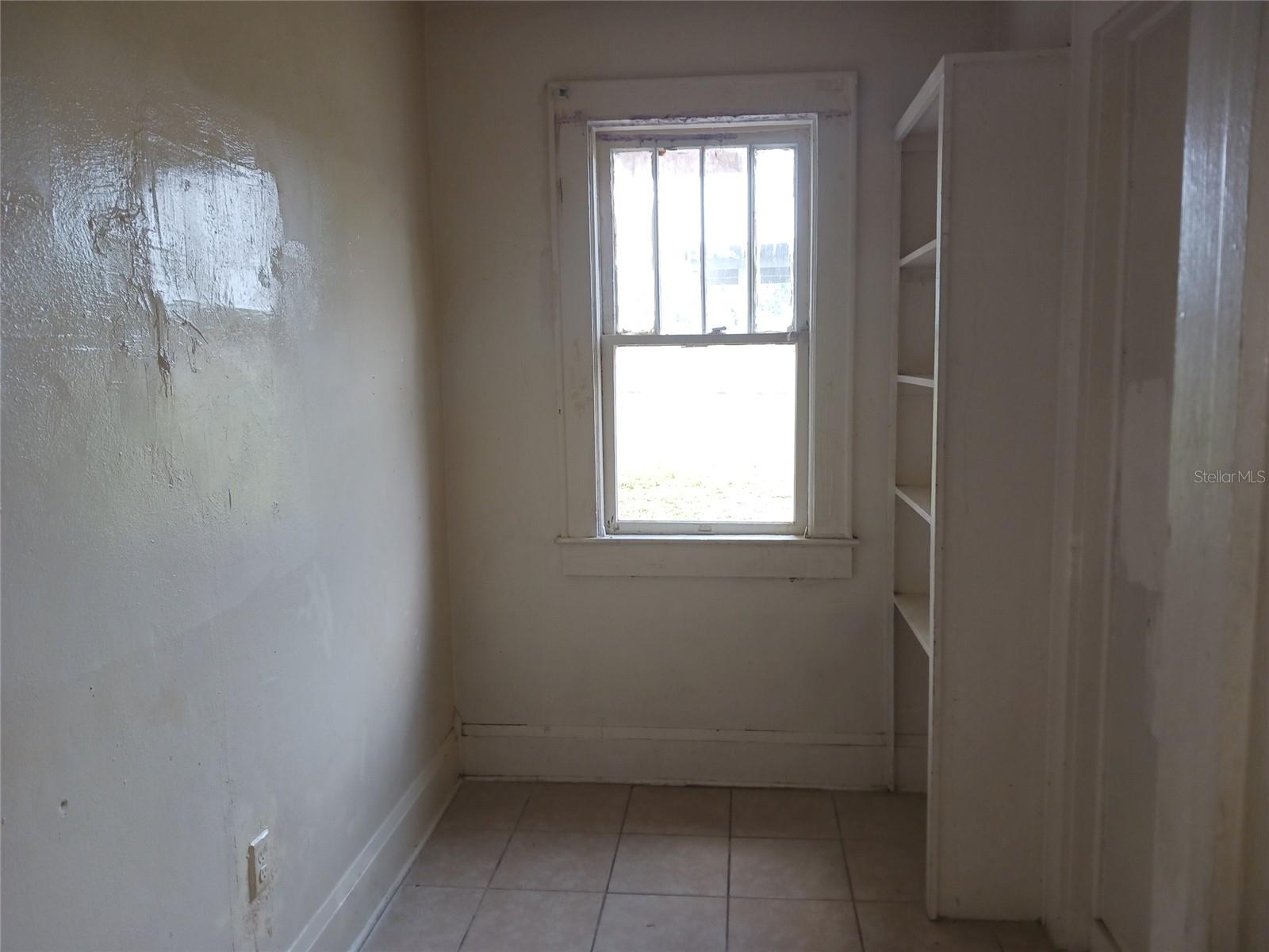 Image 4 of 9 For 720 6th Northwest