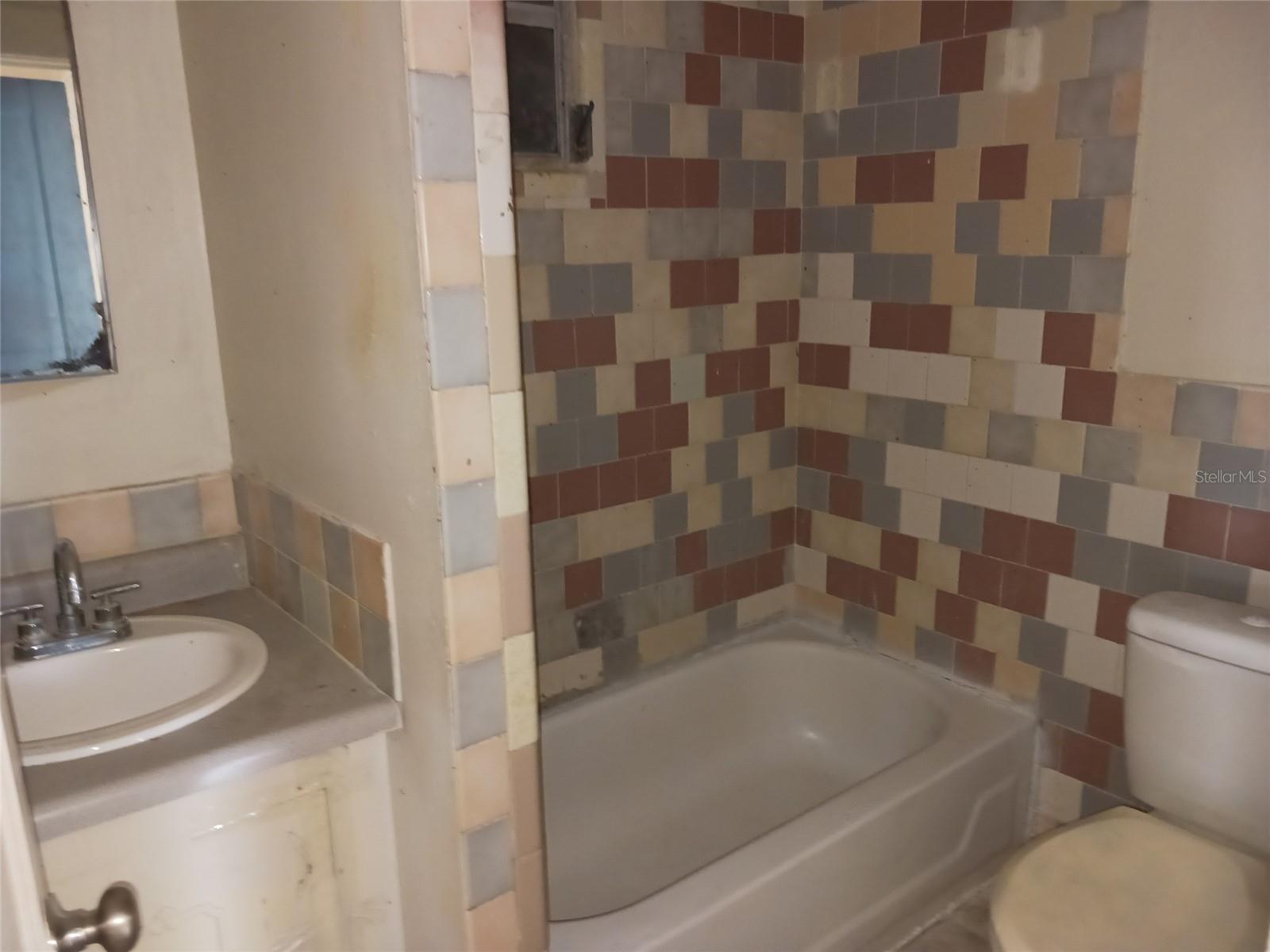 Image 7 of 9 For 720 6th Northwest