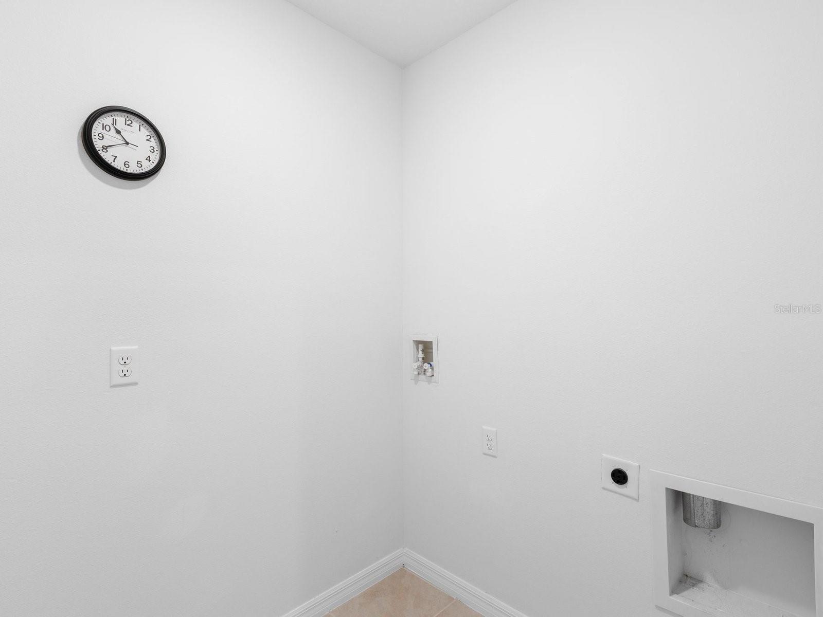 Image 11 of 49 For 341 Alexzander Way