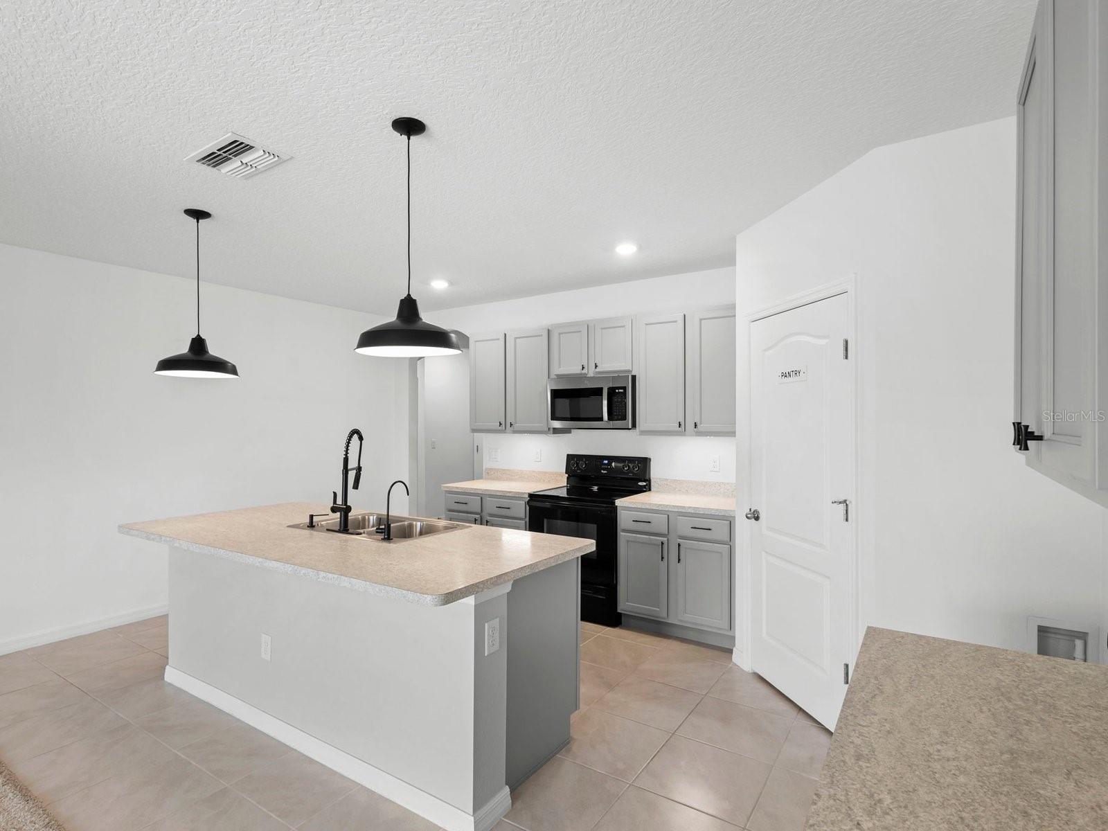 Image 15 of 49 For 341 Alexzander Way