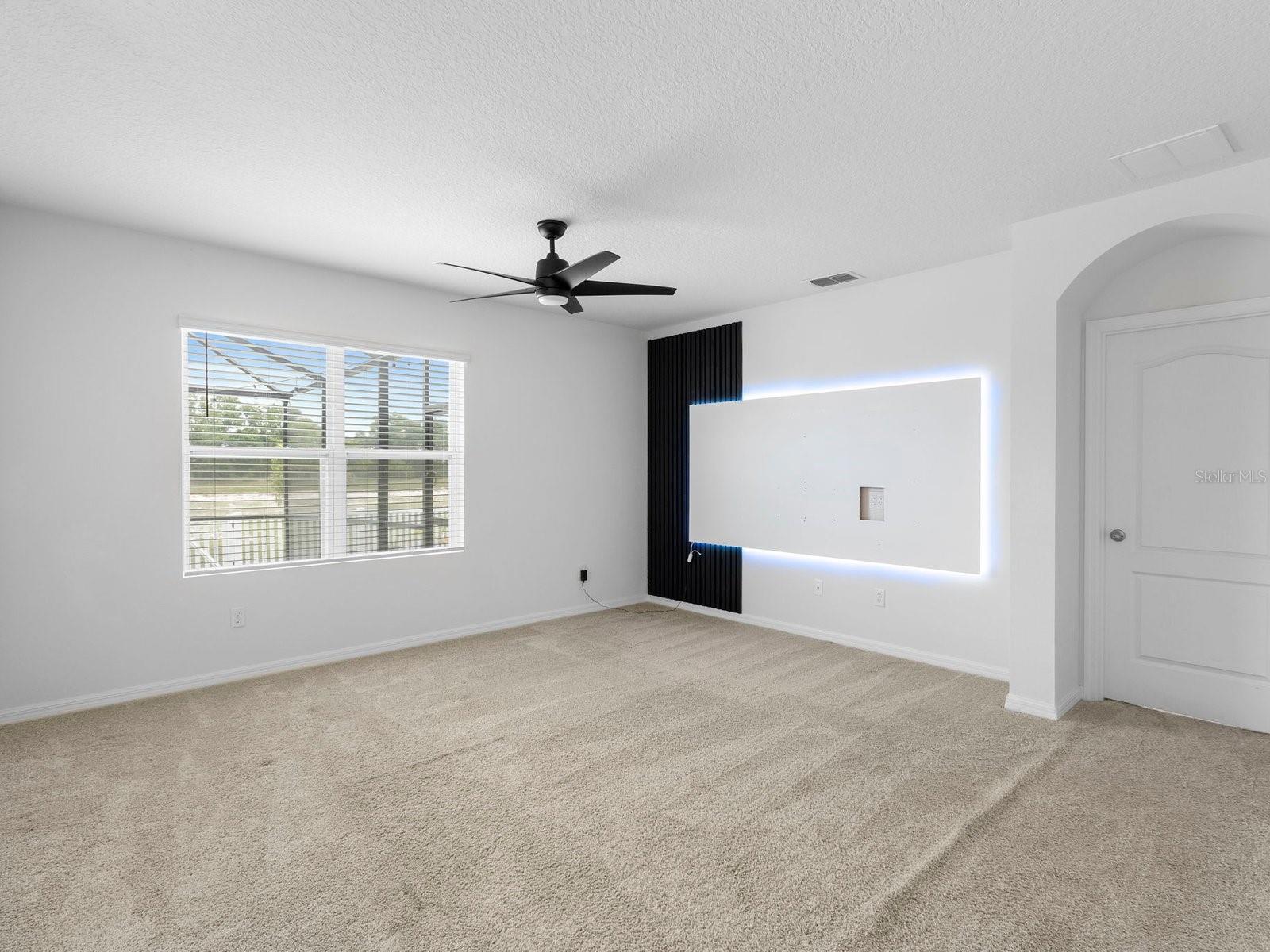 Image 26 of 49 For 341 Alexzander Way
