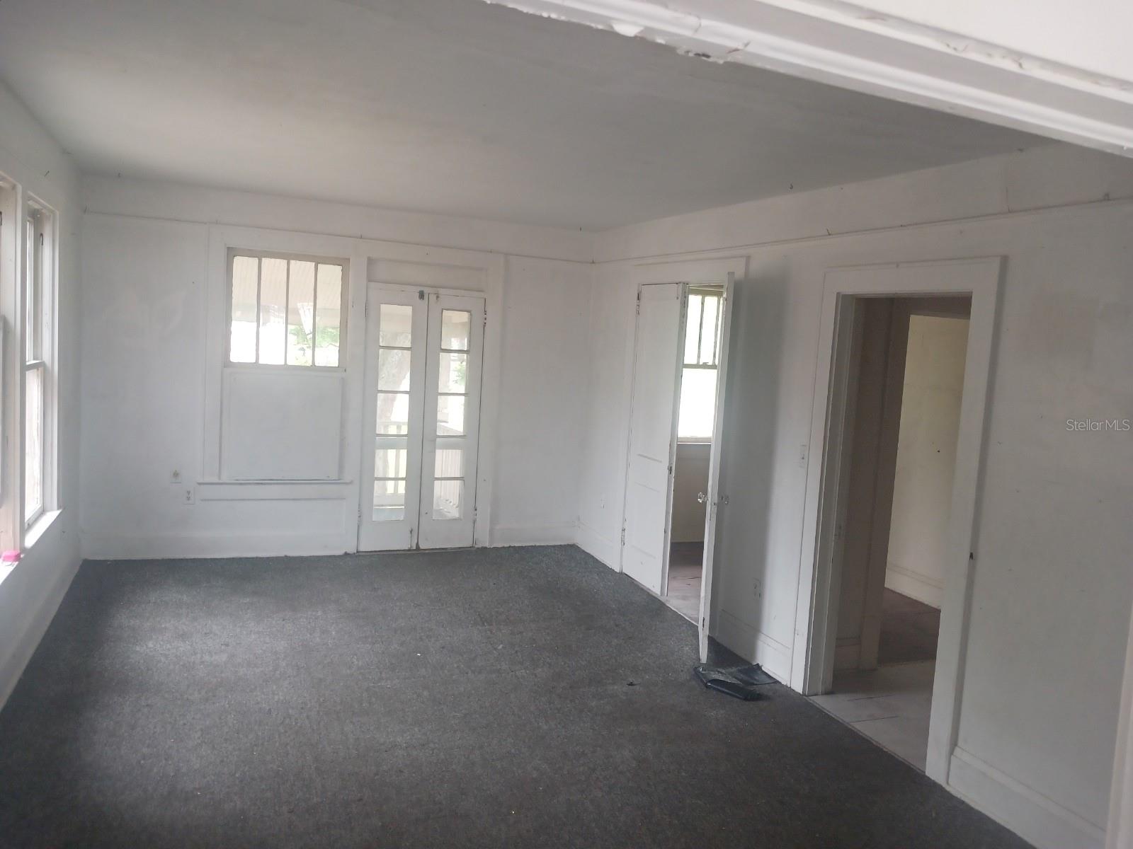 Image 4 of 10 For 720 6th Northwest  4
