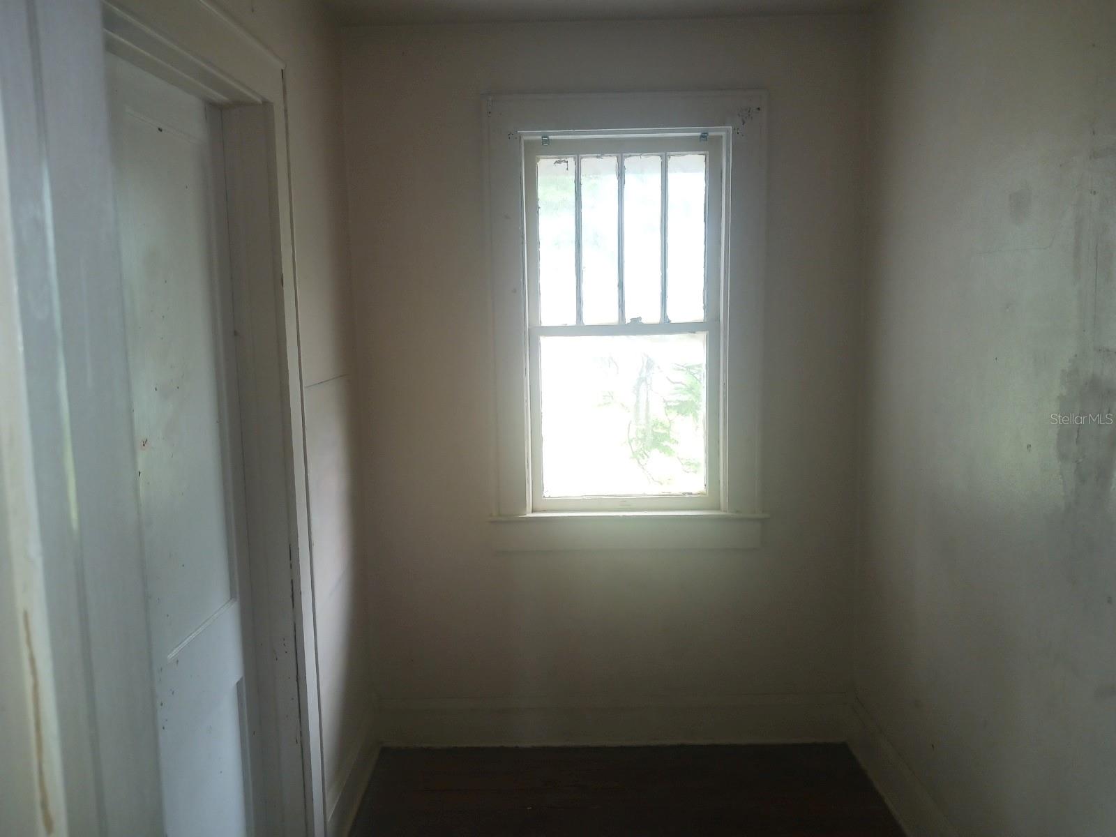 Image 6 of 10 For 720 6th Northwest  4