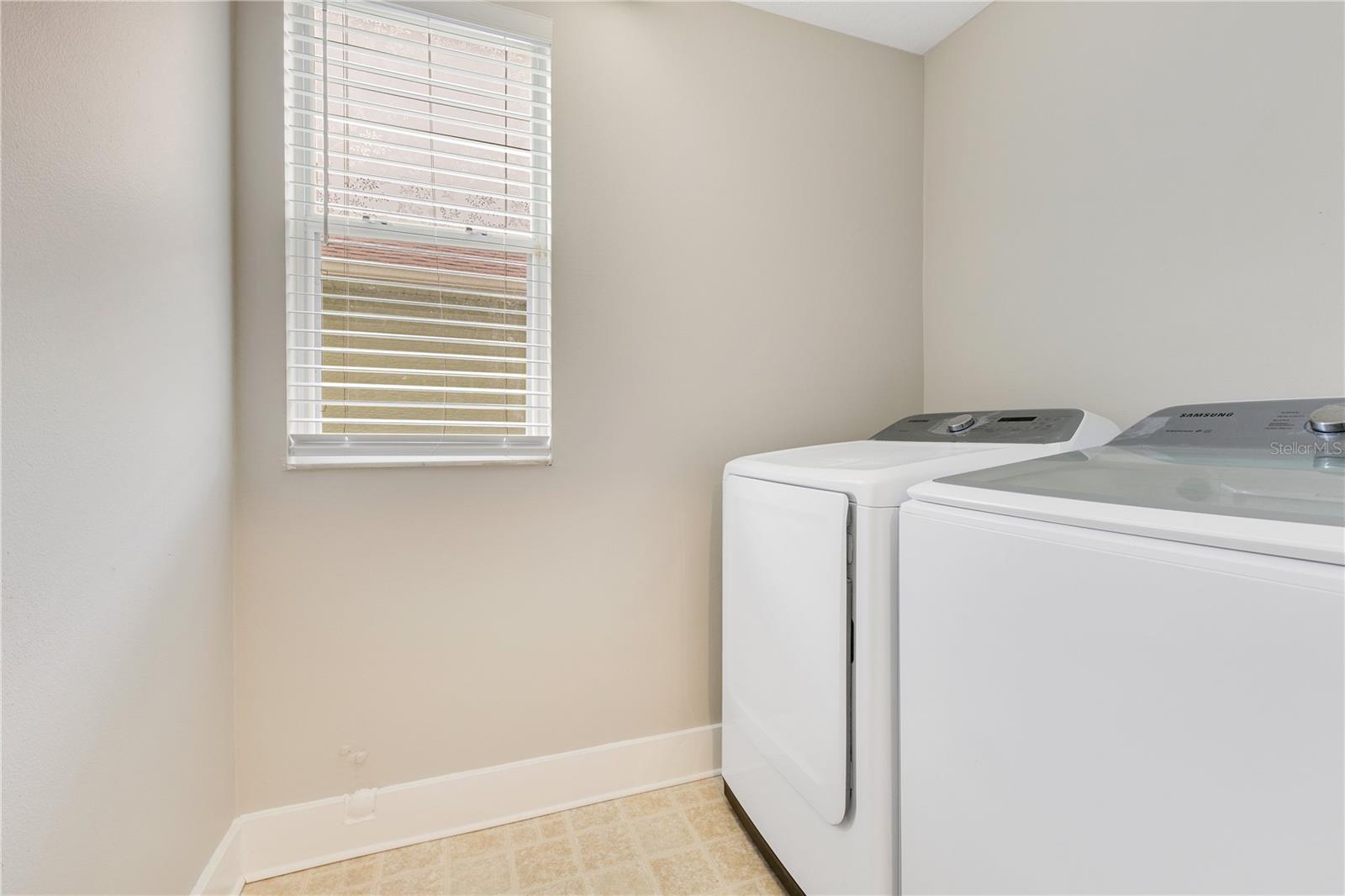 Image 33 of 44 For 4993 Hook Hollow Circle