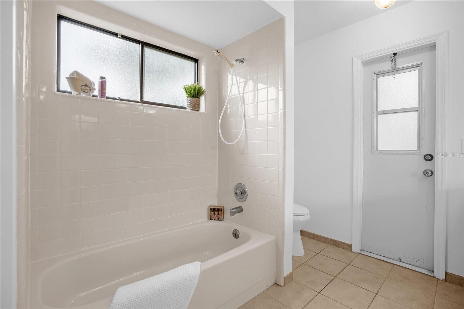 Image 11 of 25 For 1508 Southwind Court