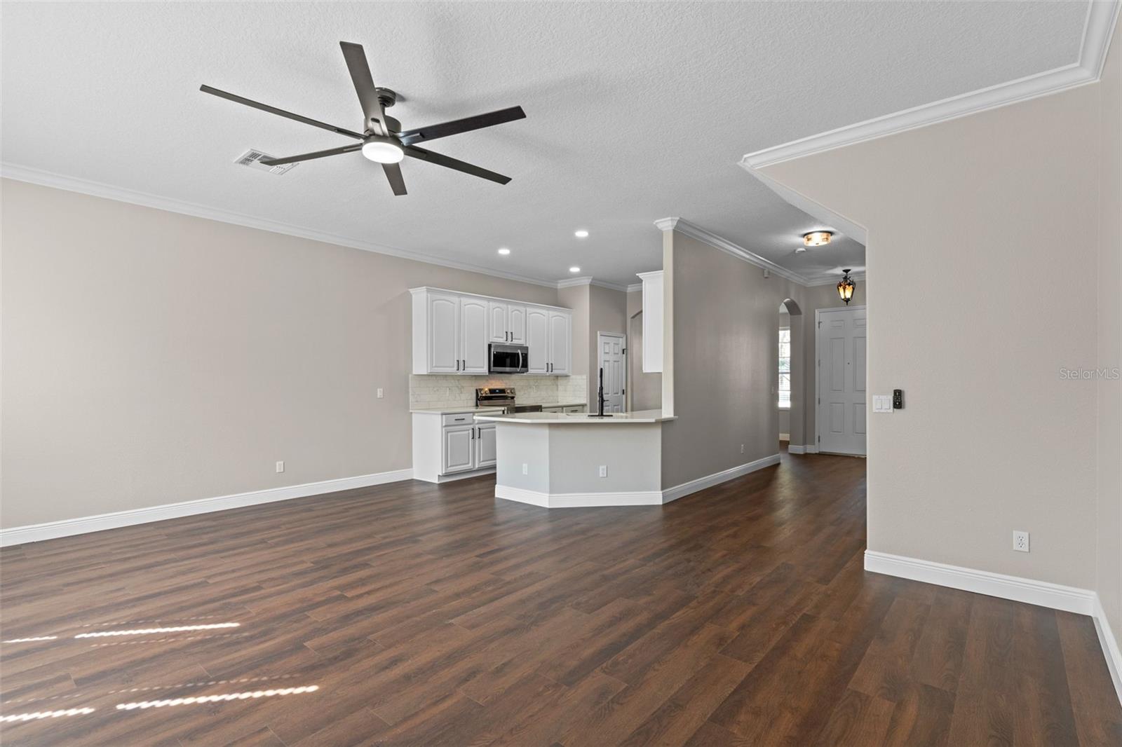 Image 10 of 36 For 461 Black Knight Way