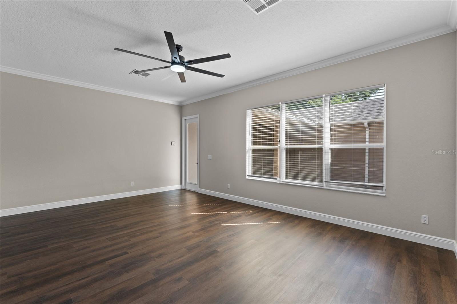 Image 14 of 36 For 461 Black Knight Way