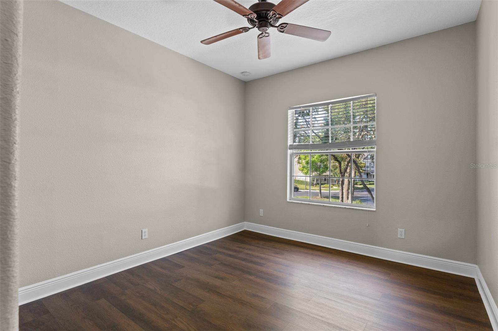 Image 21 of 36 For 461 Black Knight Way