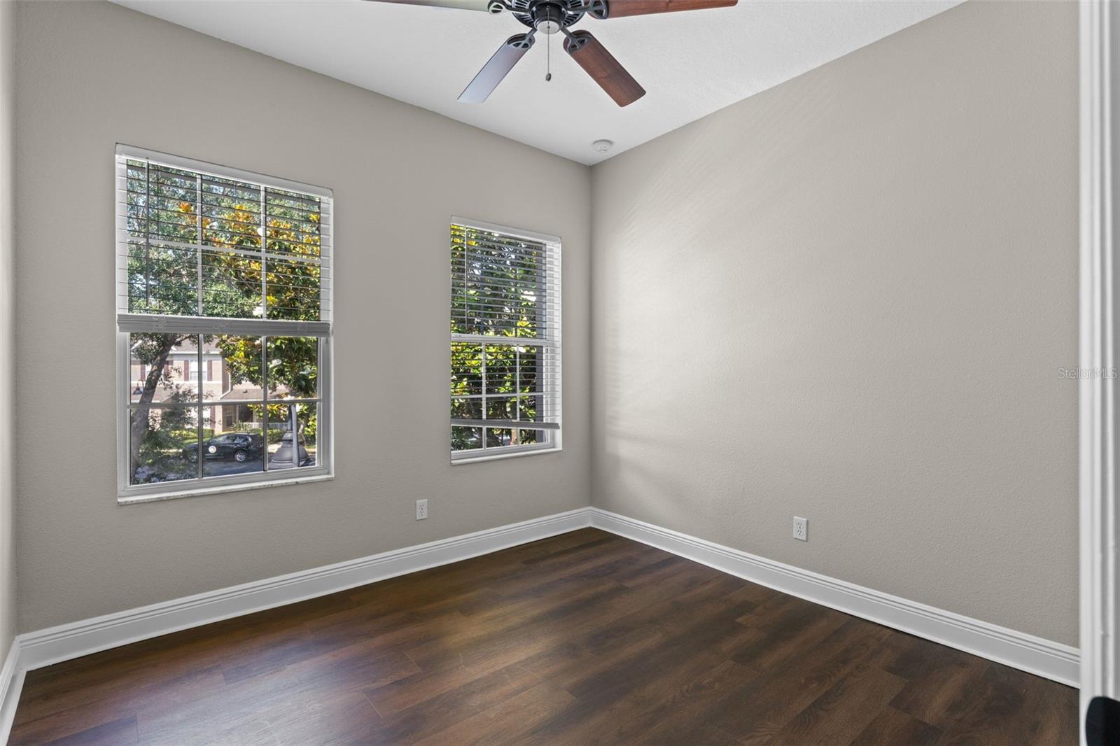 Image 29 of 36 For 461 Black Knight Way