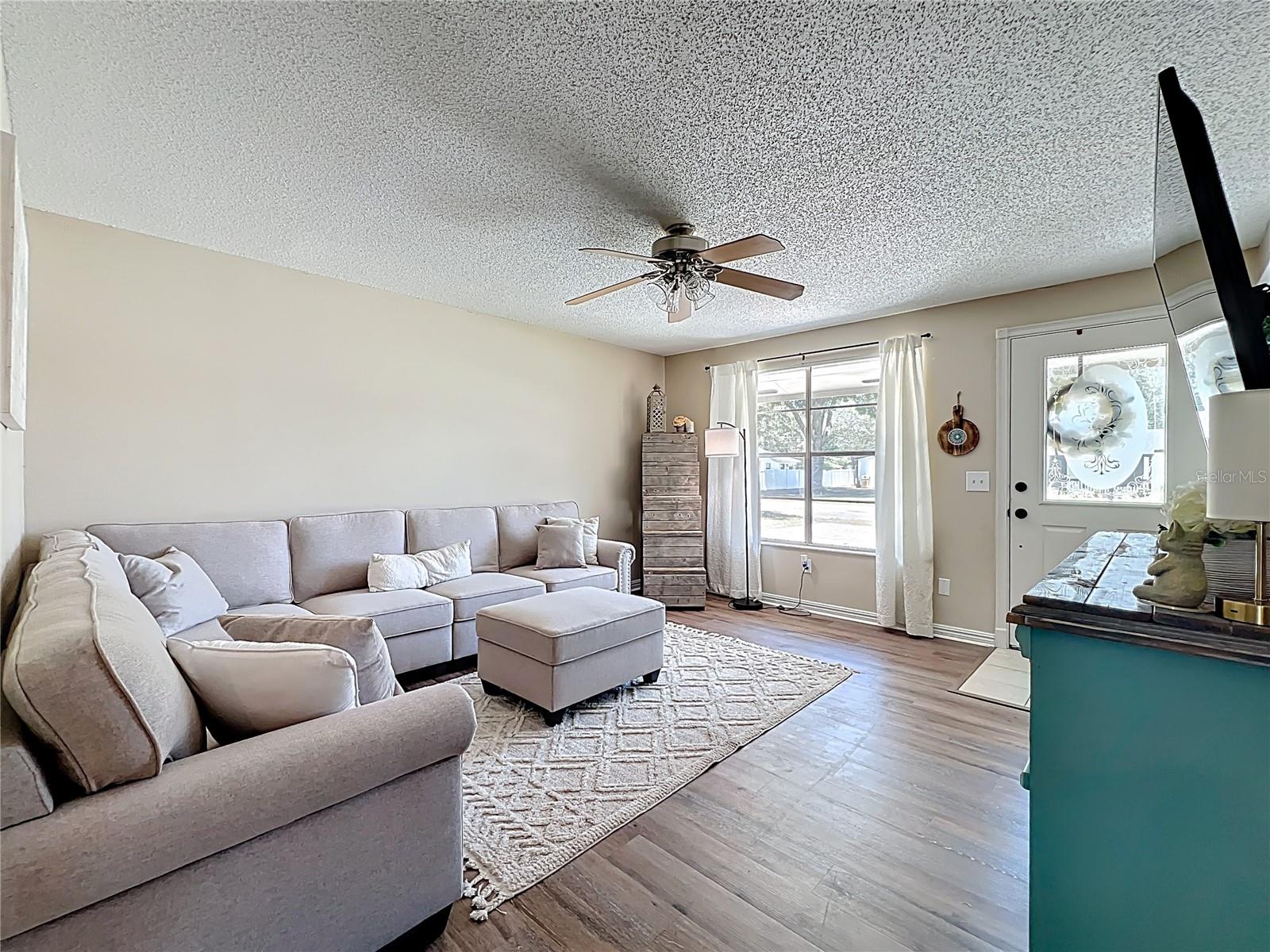 Image 4 of 47 For 7375 Lake Drive